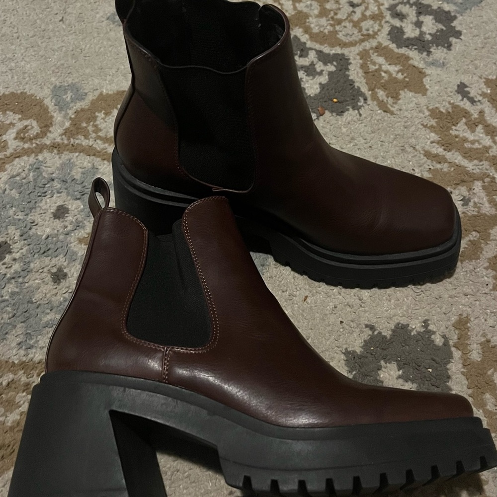 🍫 Brown Steve Madden Boots‼️ - Picture 2 of 3